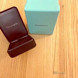 Tiffany gold and diamond arrow pendant necklace